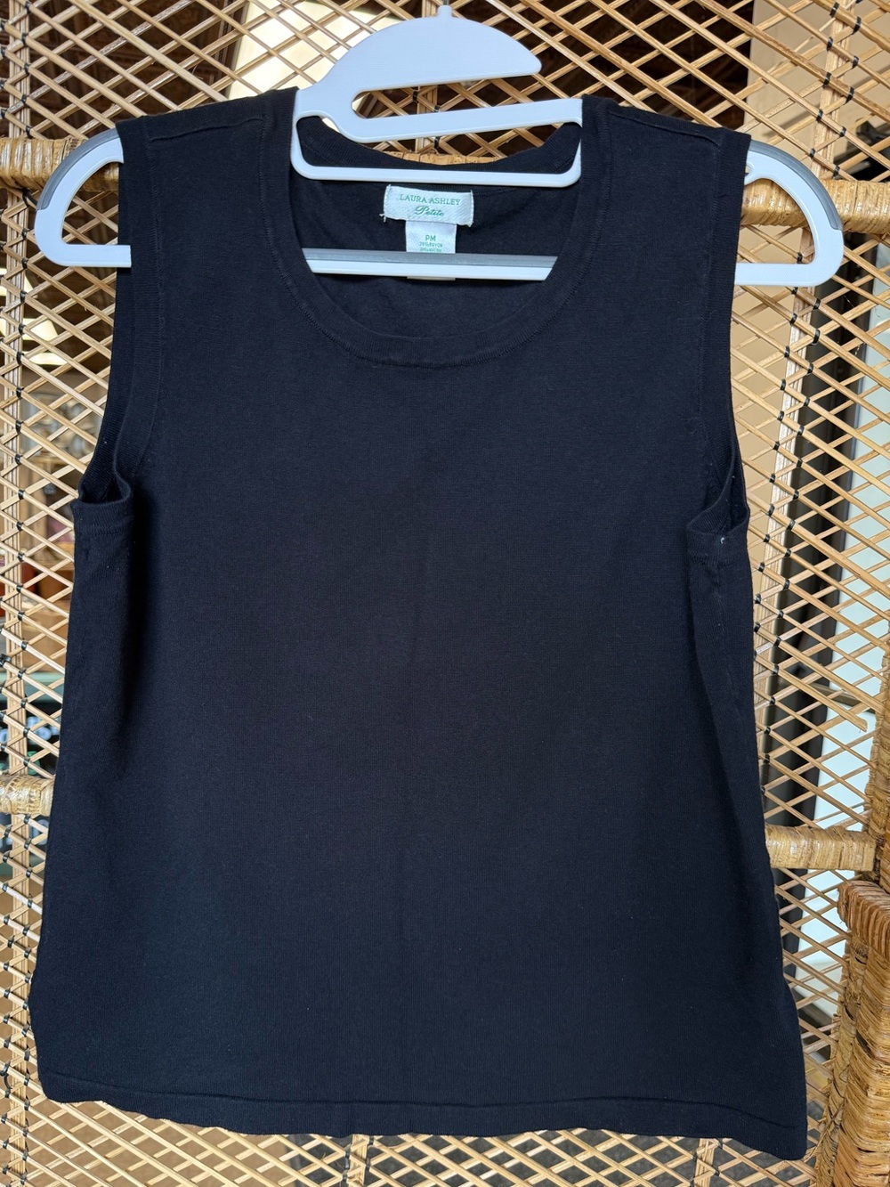 Laura Ashley Petite Black Sleeveless Knit Shell Tank Top Rayon Nylon PM